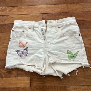 Levi's 501 Off-White/Cream Button-Fly Shorts with Printed Waist Label